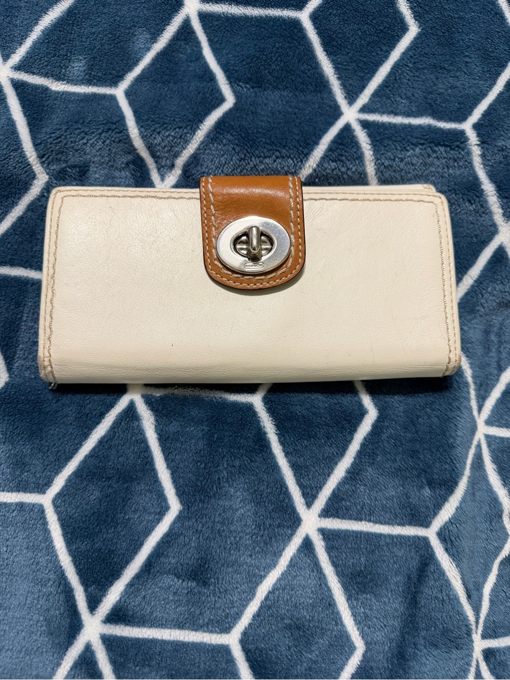 Coach Legacy Turnlock Leather Wallet White Camel Organizer